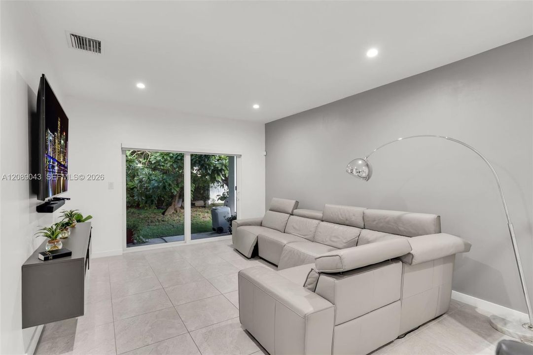 For Sale: $670,000 (4 beds, 3 baths, 1838 Square Feet)