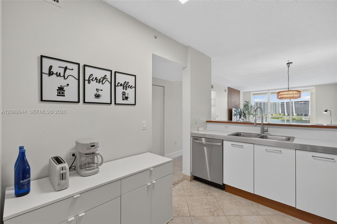For Rent: $7,000 (2 beds, 2 baths, 1150 Square Feet)