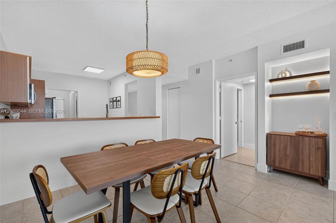 For Rent: $7,000 (2 beds, 2 baths, 1150 Square Feet)