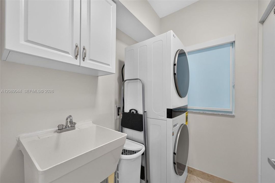 For Rent: $7,000 (2 beds, 2 baths, 1150 Square Feet)