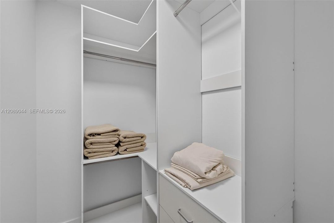 For Rent: $7,000 (2 beds, 2 baths, 1150 Square Feet)