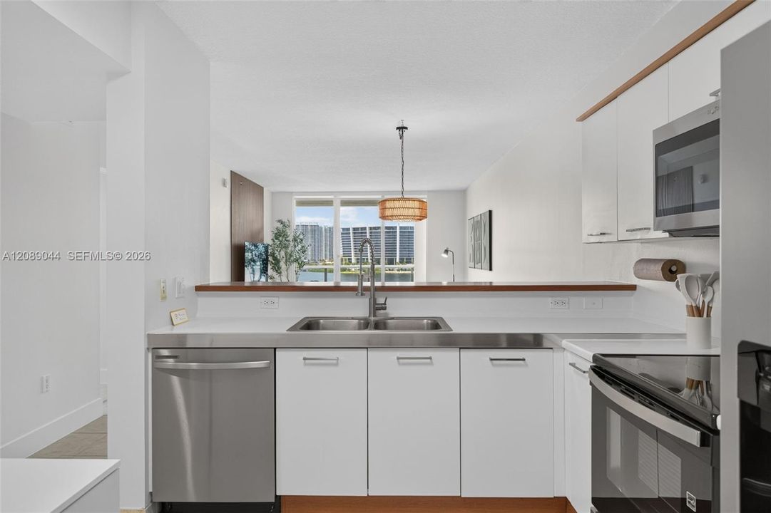For Rent: $7,000 (2 beds, 2 baths, 1150 Square Feet)