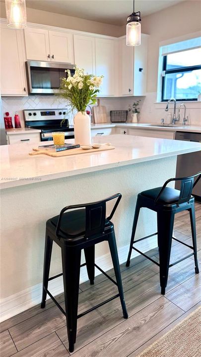 En Venta: $749,000 (5 camas, 3 baños, 2299 Pies cuadrados)
