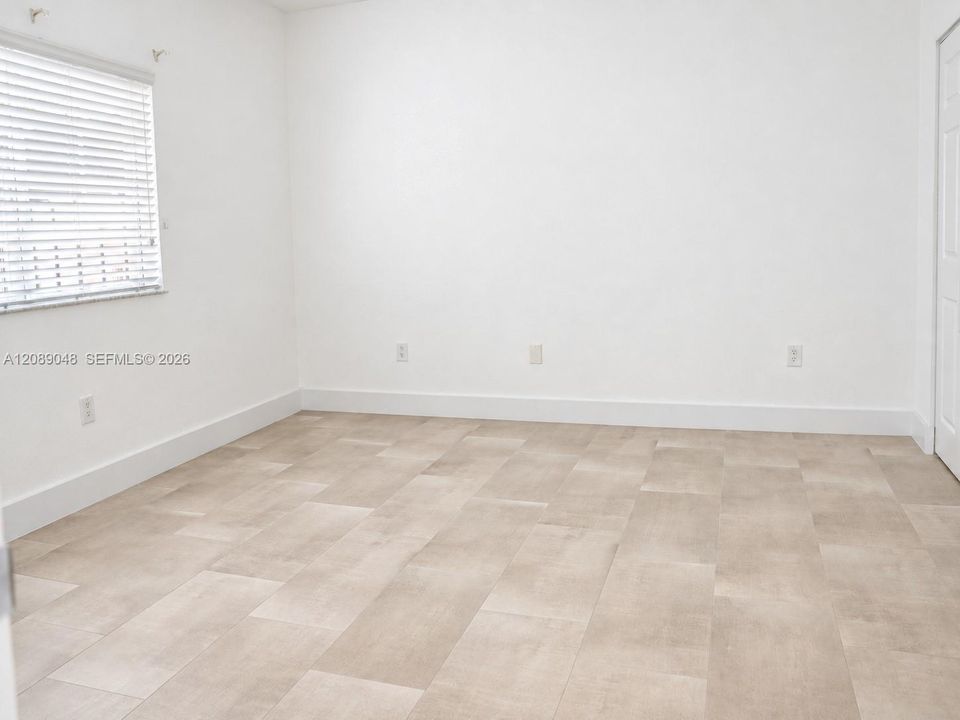 Active With Contract: $2,750 (3 beds, 2 baths, 1308 Square Feet)
