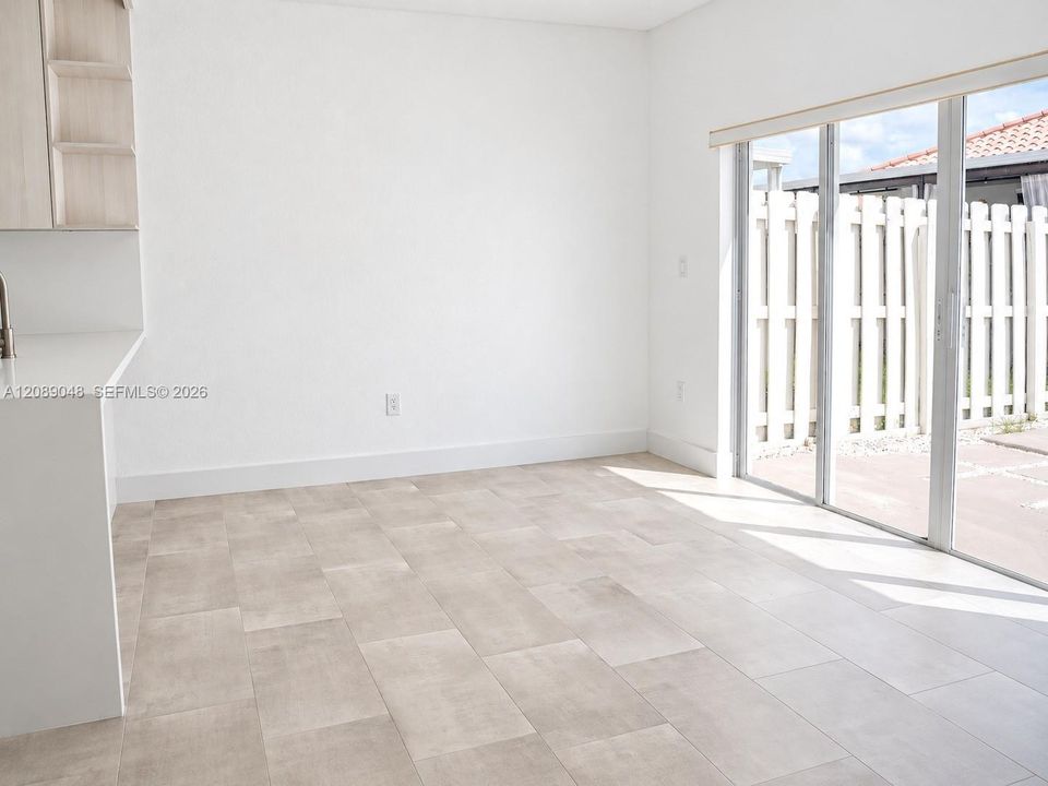 Active With Contract: $2,750 (3 beds, 2 baths, 1308 Square Feet)