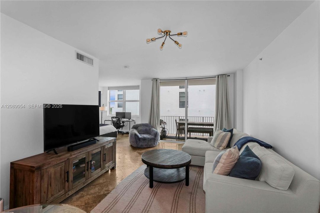 En Venta: $350,000 (1 camas, 1 baños, 745 Pies cuadrados)