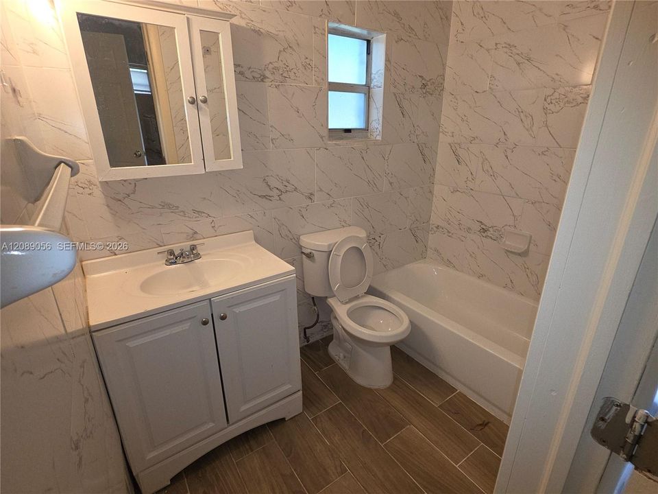 For Rent: $1,800 (2 beds, 1 baths, 1190 Square Feet)