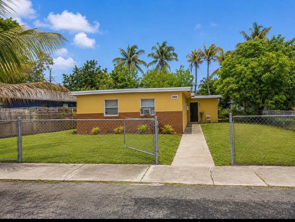 For Rent: $1,800 (2 beds, 1 baths, 1190 Square Feet)