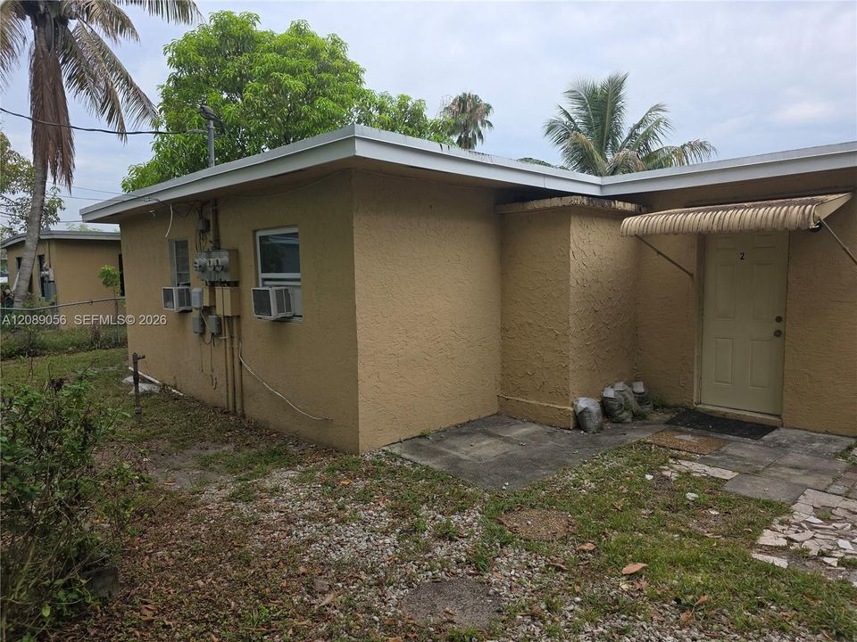 For Rent: $1,800 (2 beds, 1 baths, 1190 Square Feet)