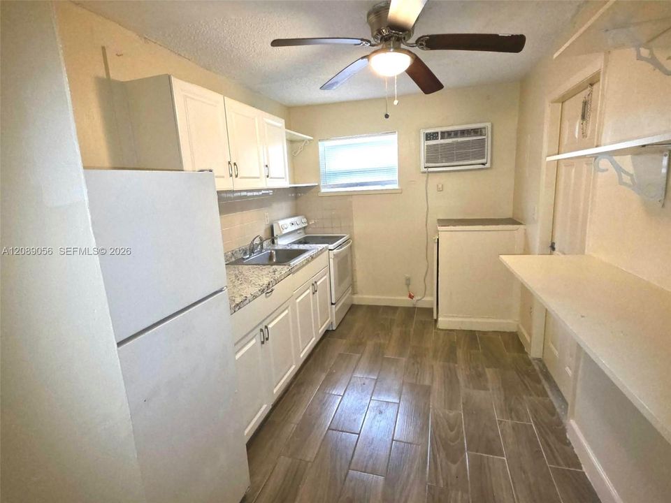 For Rent: $1,800 (2 beds, 1 baths, 1190 Square Feet)