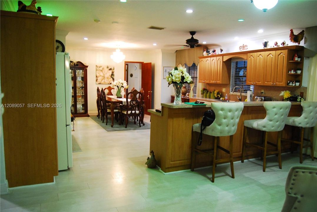 For Sale: $690,000 (4 beds, 2 baths, 1886 Square Feet)