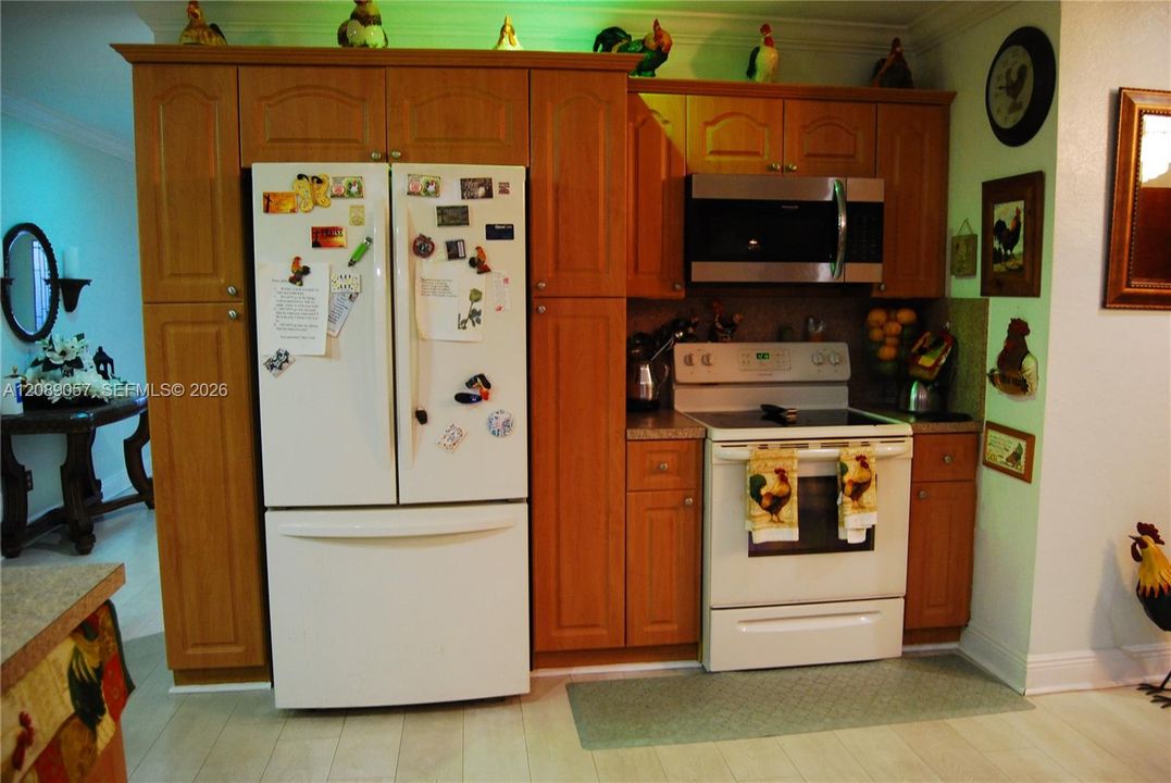 For Sale: $690,000 (4 beds, 2 baths, 1886 Square Feet)