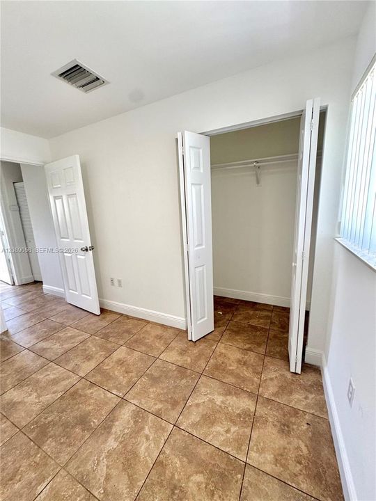 For Sale: $218,000 (2 beds, 1 baths, 782 Square Feet)
