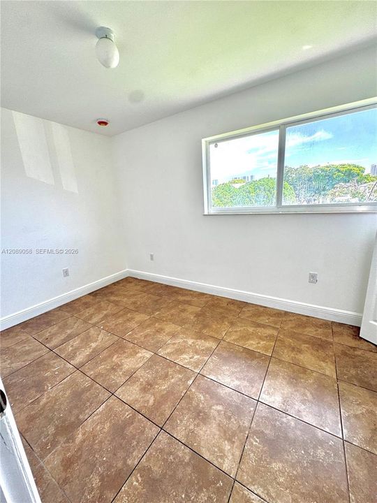For Sale: $218,000 (2 beds, 1 baths, 782 Square Feet)