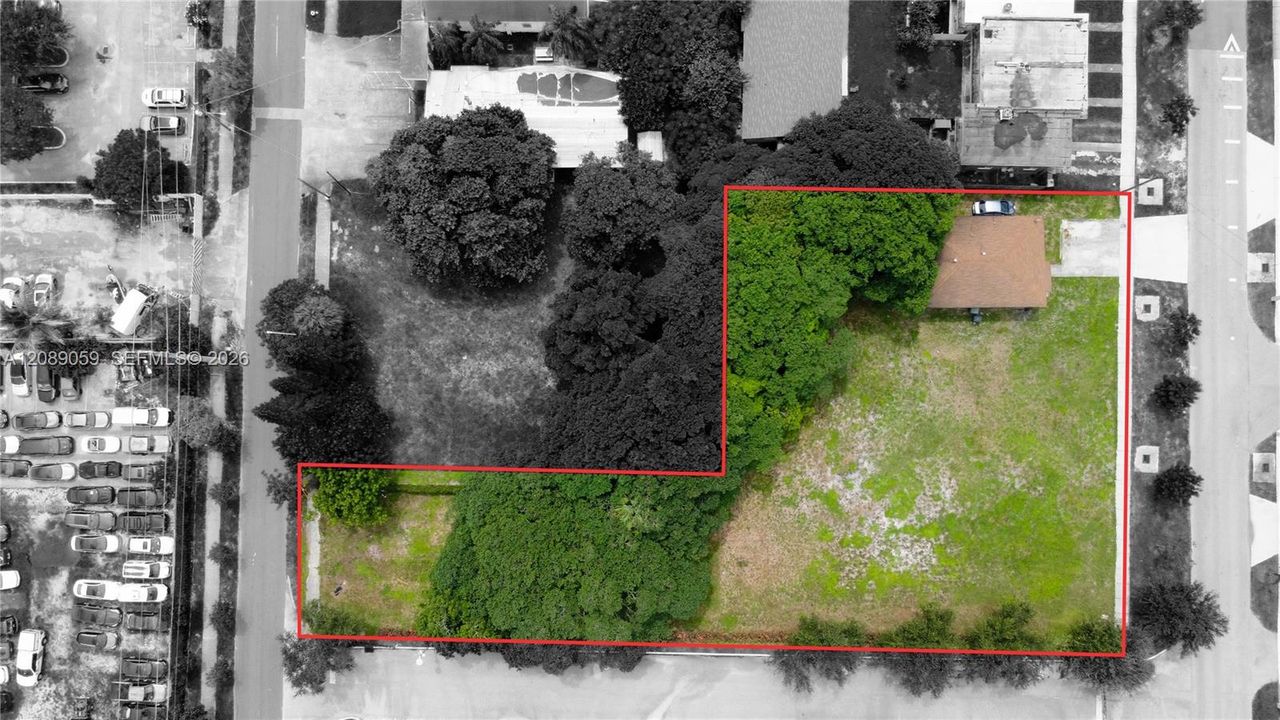 En Venta: $900,000 (0.62 acres)