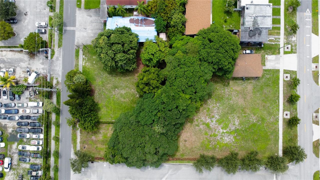 En Venta: $900,000 (0.62 acres)