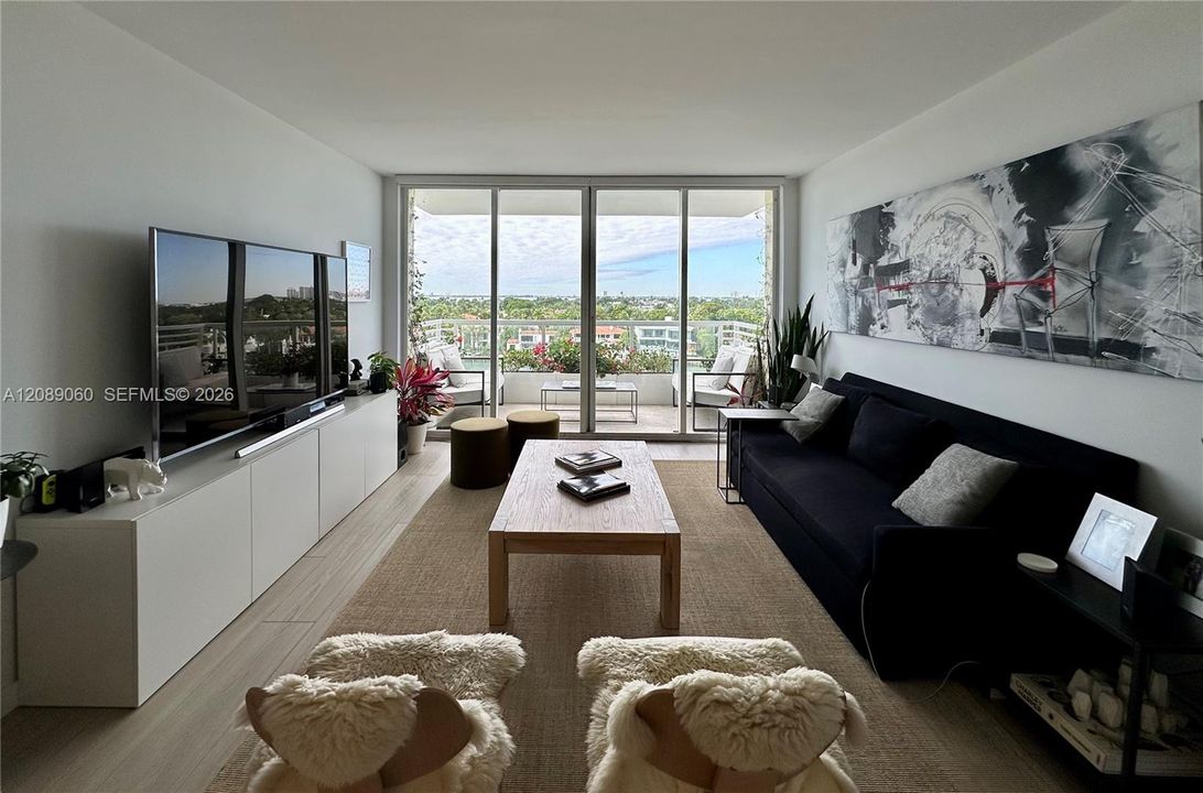 For Rent: $4,400 (2 beds, 2 baths, 1190 Square Feet)