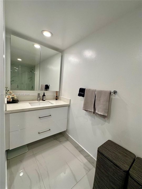 For Rent: $4,400 (2 beds, 2 baths, 1190 Square Feet)