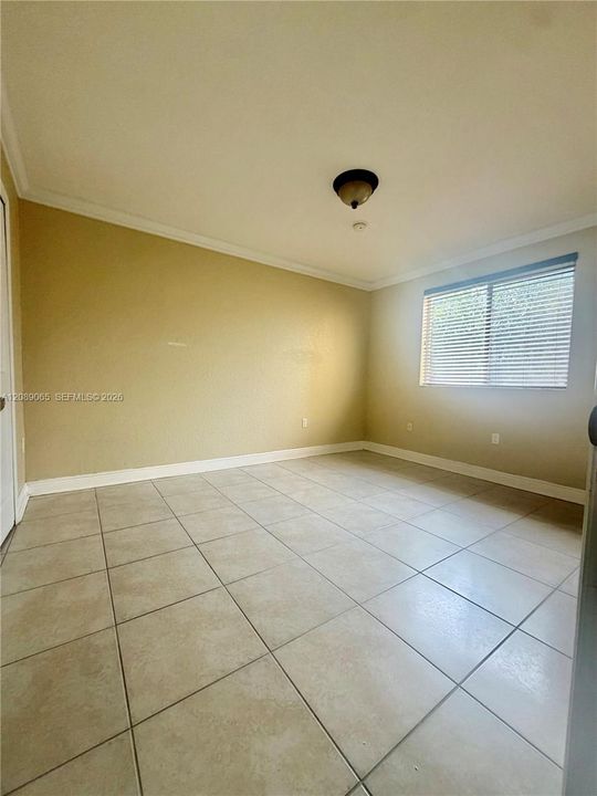 For Sale: $249,900 (1 beds, 1 baths, 746 Square Feet)