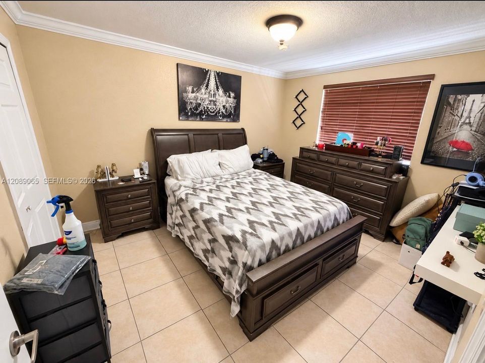 For Sale: $249,900 (1 beds, 1 baths, 746 Square Feet)
