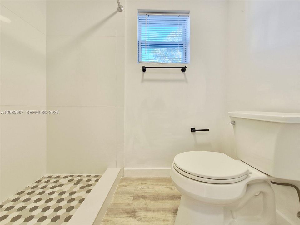 En Renta: $2,575 (2 camas, 1 baños, 1001 Pies cuadrados)