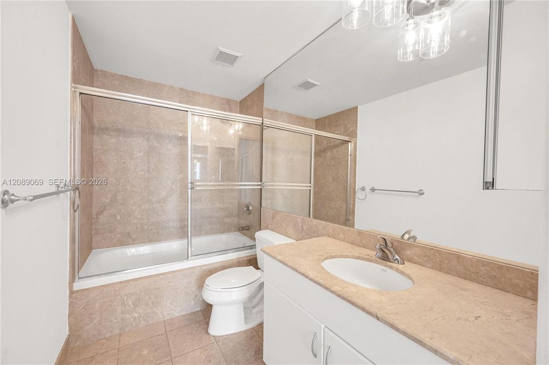 For Rent: $3,600 (1 beds, 1 baths, 863 Square Feet)