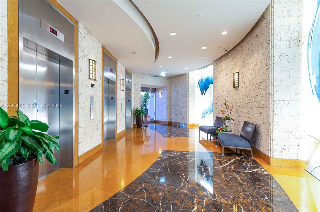 For Rent: $3,600 (1 beds, 1 baths, 863 Square Feet)
