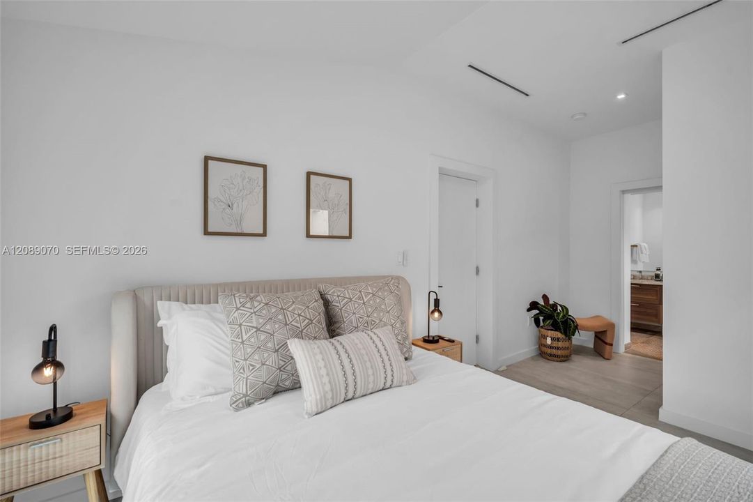 En Venta: $1,877,000 (3 camas, 3 baños, 1850 Pies cuadrados)