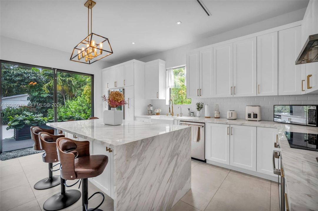 En Venta: $1,877,000 (3 camas, 3 baños, 1850 Pies cuadrados)