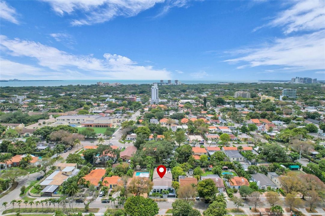 En Venta: $1,877,000 (3 camas, 3 baños, 1850 Pies cuadrados)
