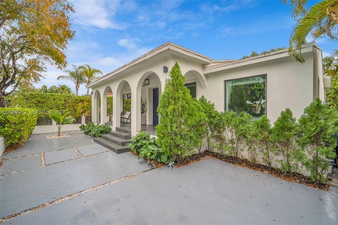 En Venta: $1,877,000 (3 camas, 3 baños, 1850 Pies cuadrados)