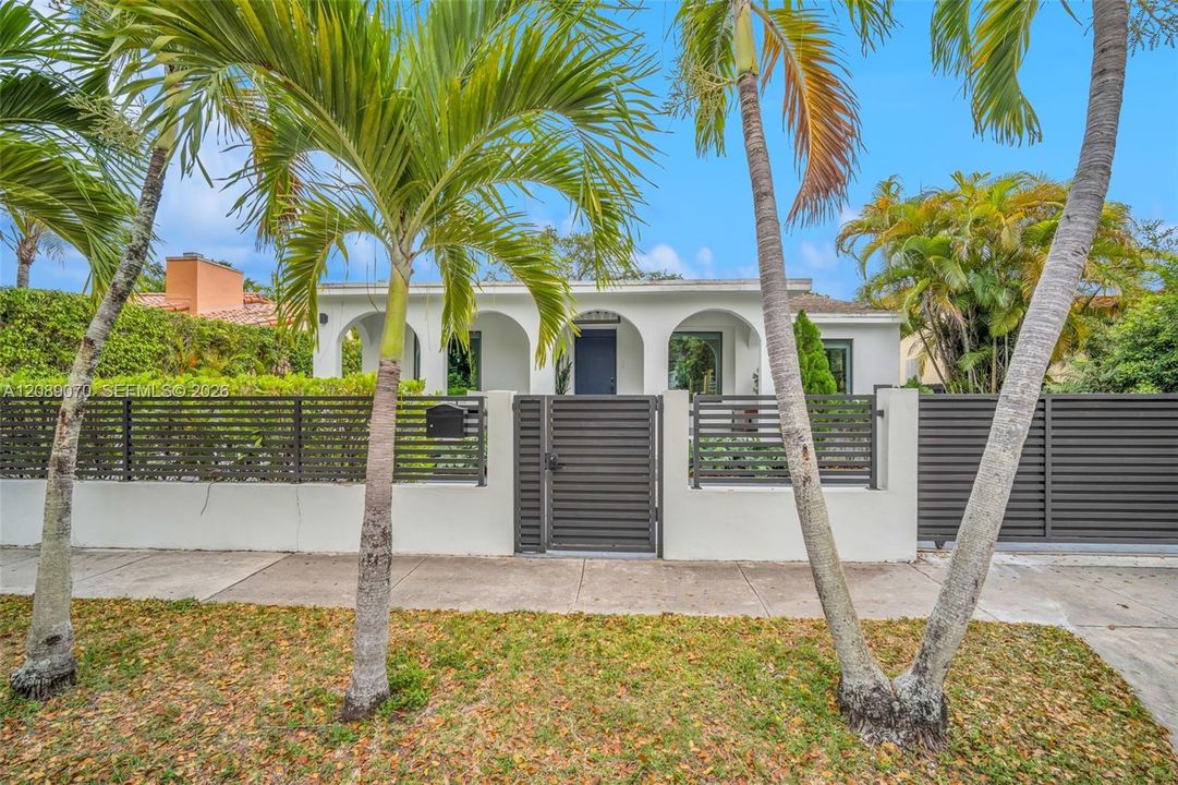 En Venta: $1,877,000 (3 camas, 3 baños, 1850 Pies cuadrados)