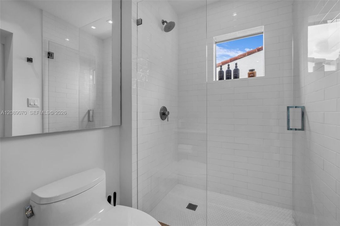 En Venta: $1,877,000 (3 camas, 3 baños, 1850 Pies cuadrados)