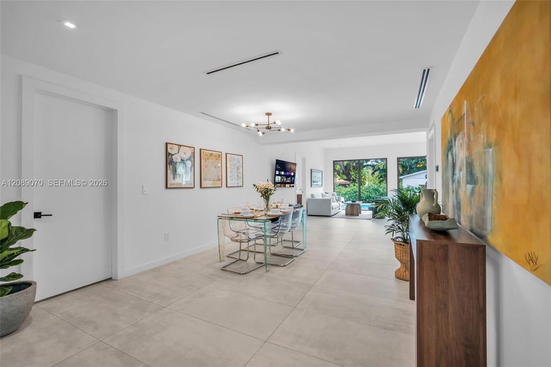En Venta: $1,877,000 (3 camas, 3 baños, 1850 Pies cuadrados)