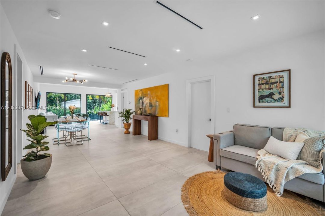 En Venta: $1,877,000 (3 camas, 3 baños, 1850 Pies cuadrados)