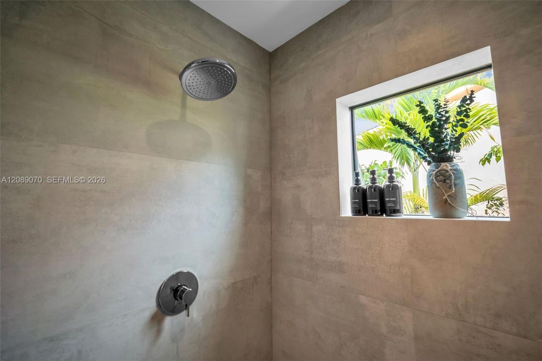 En Venta: $1,877,000 (3 camas, 3 baños, 1850 Pies cuadrados)