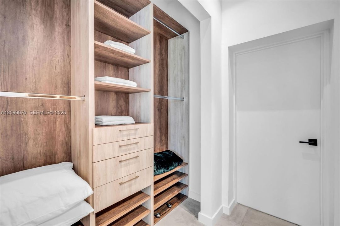 En Venta: $1,877,000 (3 camas, 3 baños, 1850 Pies cuadrados)