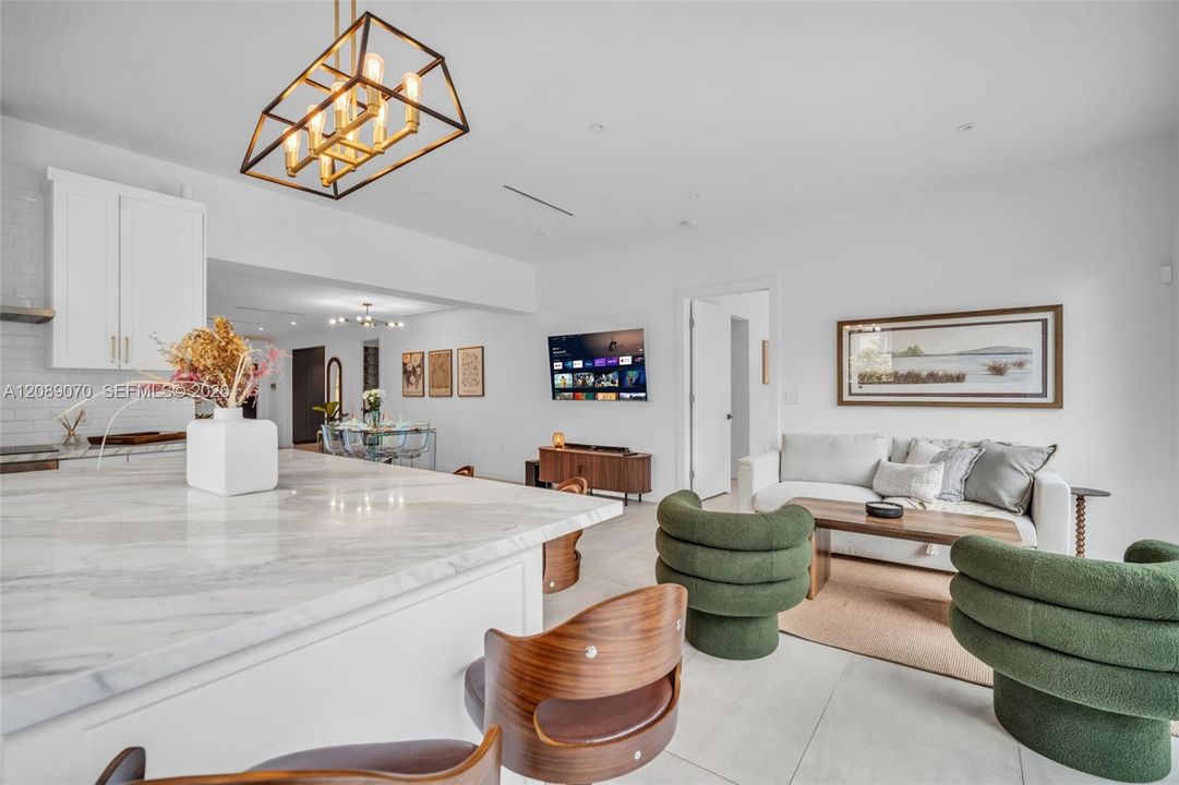 En Venta: $1,877,000 (3 camas, 3 baños, 1850 Pies cuadrados)