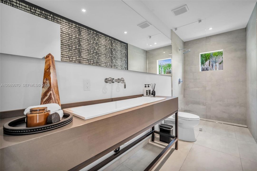 En Venta: $1,877,000 (3 camas, 3 baños, 1850 Pies cuadrados)