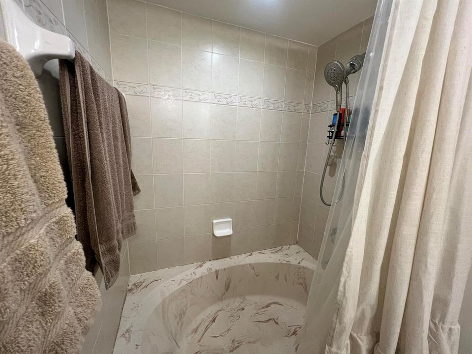 Master-Showertub