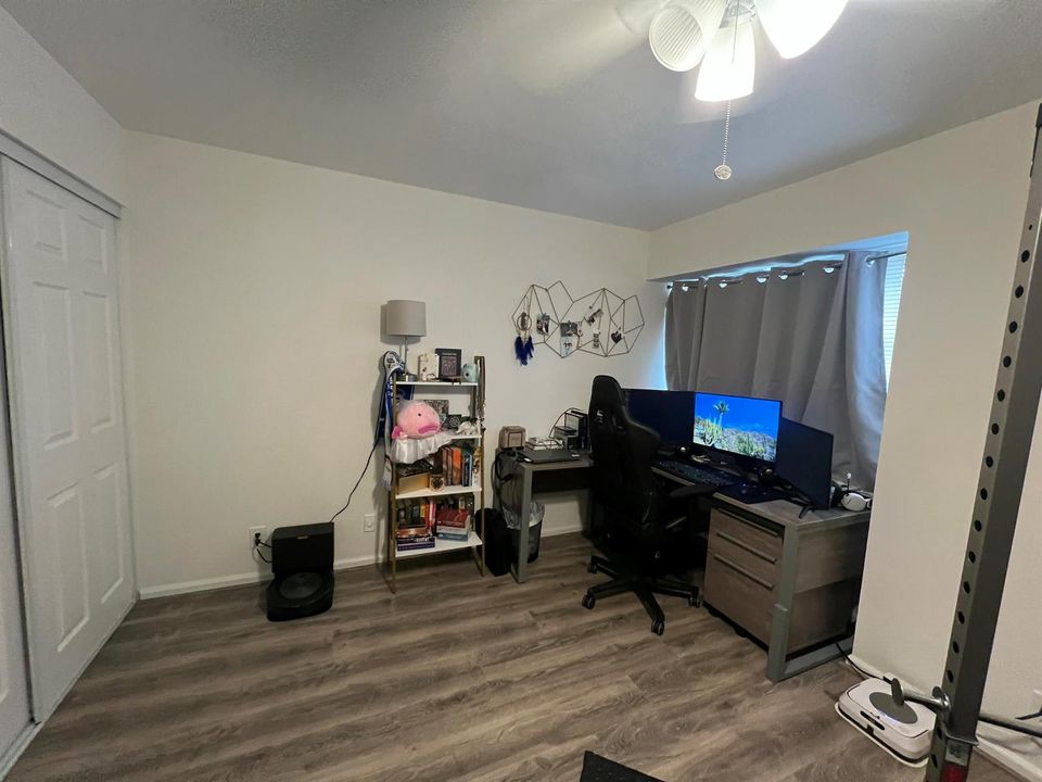 Guest/Study Rm 02