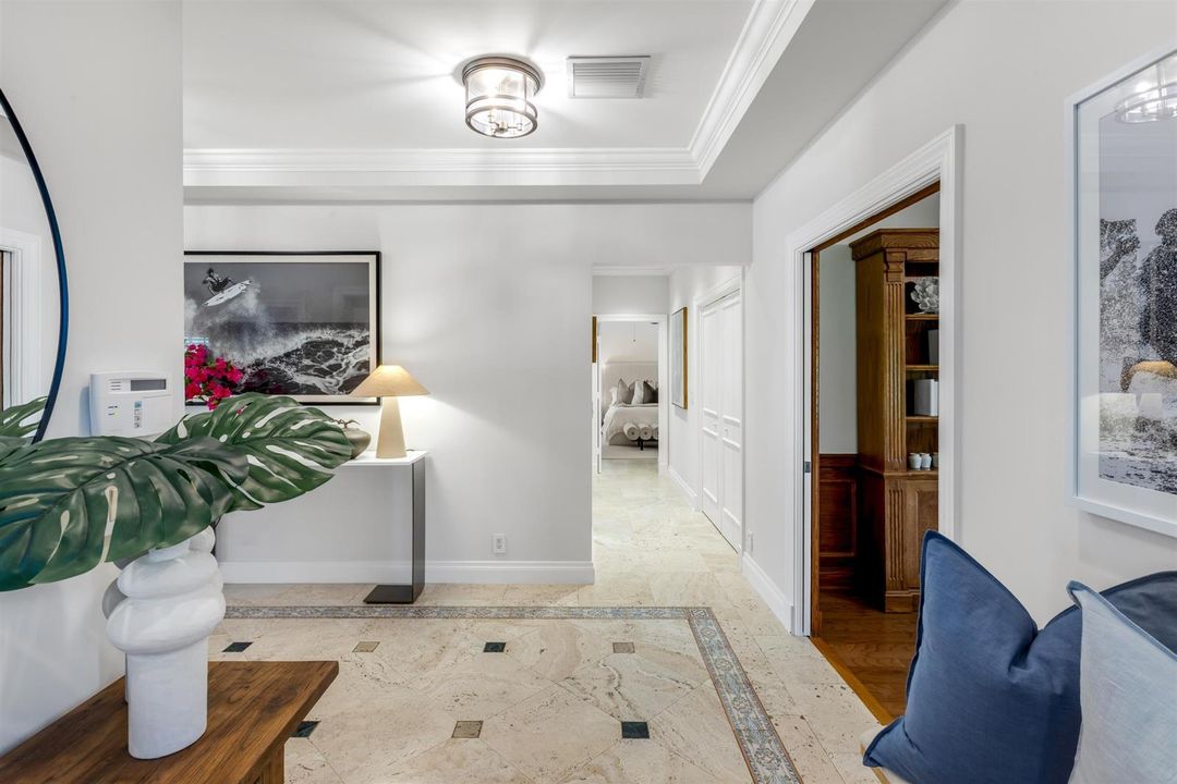 FOYER_STRAIGHT