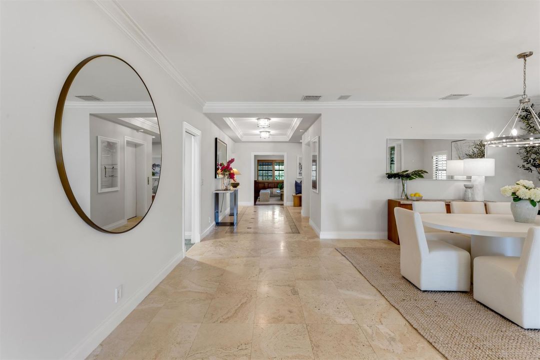 DINING_TO_FOYER