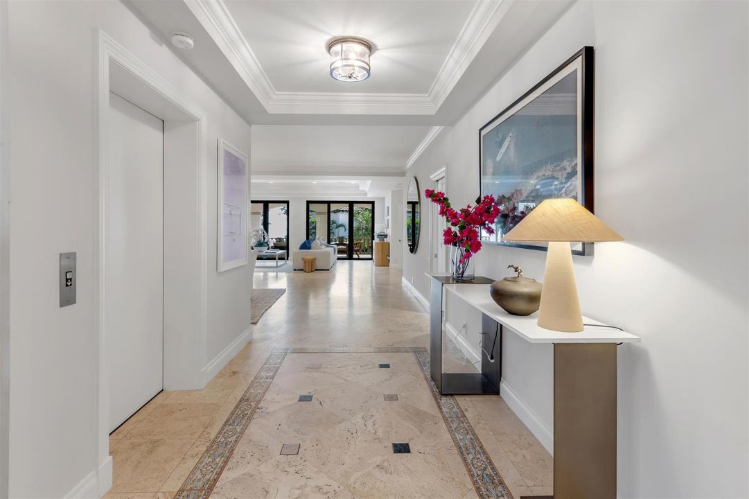 FOYER_TO_LIVING