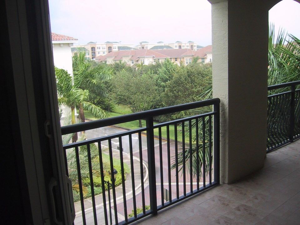 100-0095_IMG