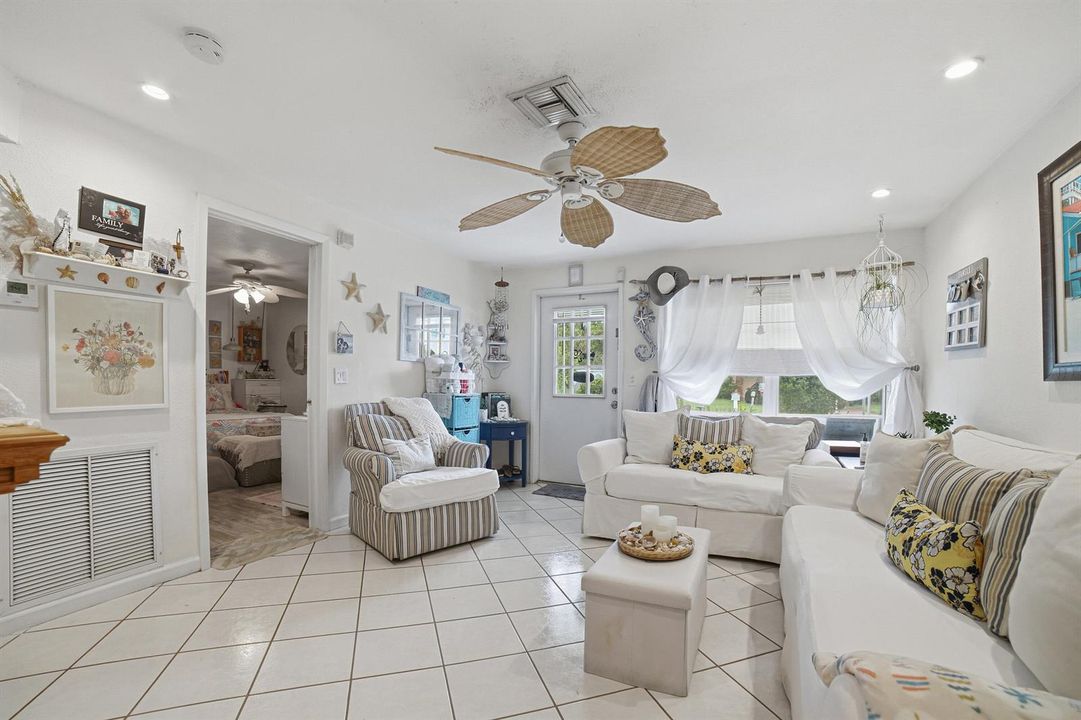 Livingroom-B