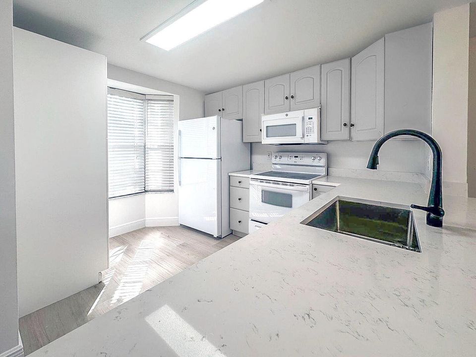 ground-kitchen-grey-extended-2