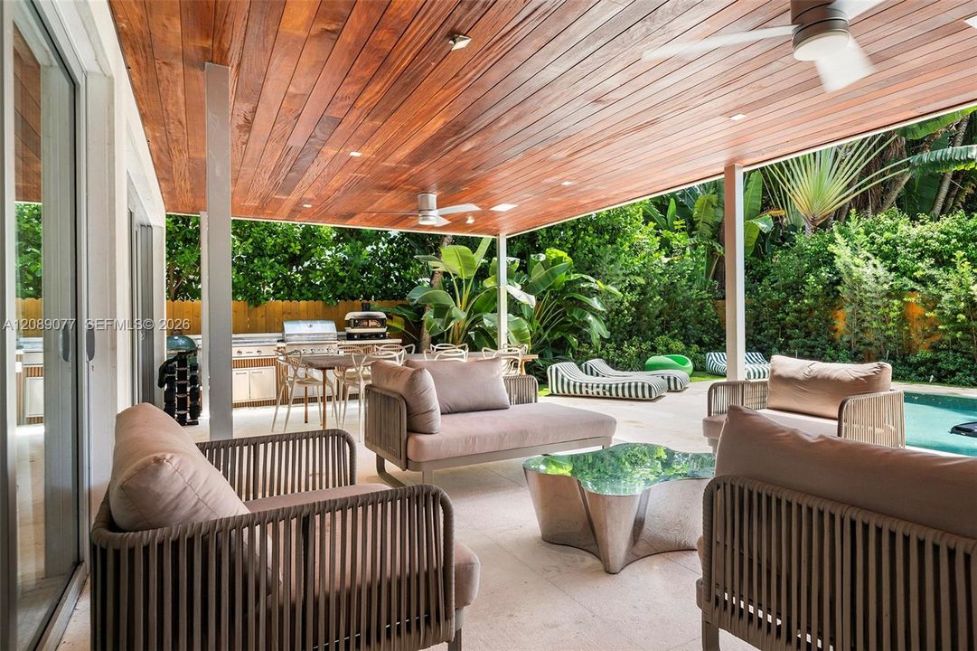 En Venta: $5,395,000 (5 camas, 5 baños, 3628 Pies cuadrados)