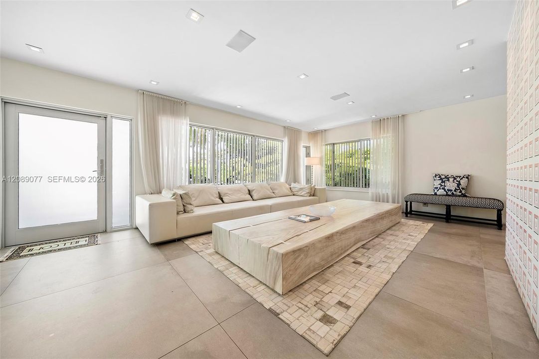 En Venta: $5,395,000 (5 camas, 5 baños, 3628 Pies cuadrados)