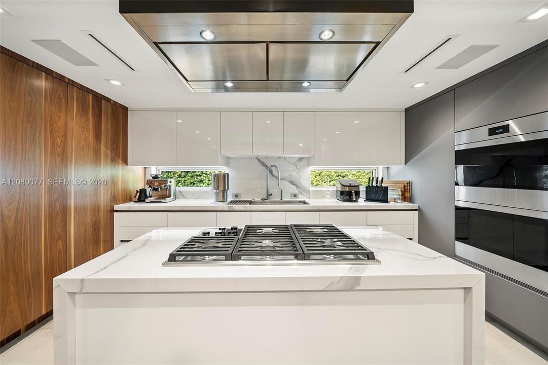 En Venta: $5,395,000 (5 camas, 5 baños, 3628 Pies cuadrados)